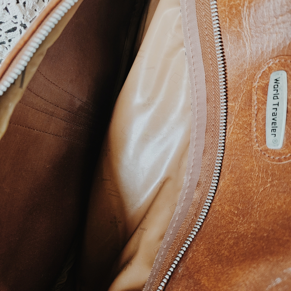 Vintage World Traveler Brown Leather Carry On Luggage - Picture 11 of 11